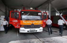 رئیس آتش نشانی دزفول از مهار آتش سوزی یک واحد مسکونی در یک آپارتمان چهار طبقه، بهمراه ۲۰ نفر نجات یافته توسط ناجیان ۱۲۵ خبر داد.